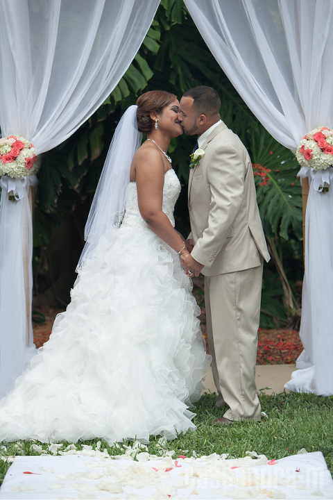 Key-West-Wedding-Photographer_Truman-Little-White-House_Yoana+Danny_IMG_0022